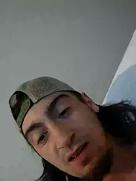 Snapshot of salmonman1305 chatting on October 27, 2025, 5:41 am salmonman1305 online show from October 27, 2025, 5:41 am