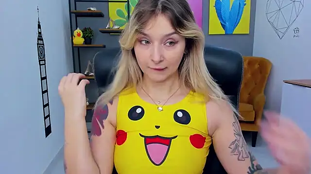 Snapshot of LilFleurish chatting on February 19, 2026, 5:37 am LilFleurish online show from February 19, 2026, 5:37 am