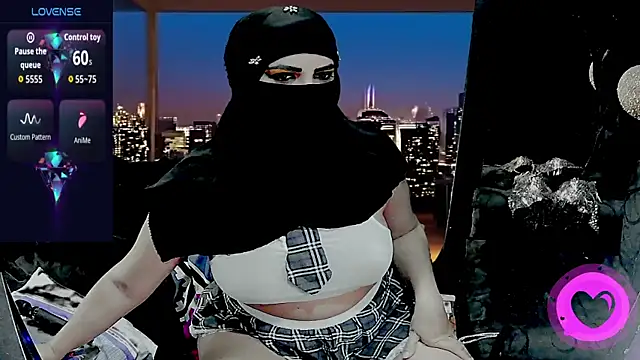 Snapshot of SultanaLayla chatting on November 12, 2025, 8:01 pm SultanaLayla online show from November 12, 2025, 8:01 pm