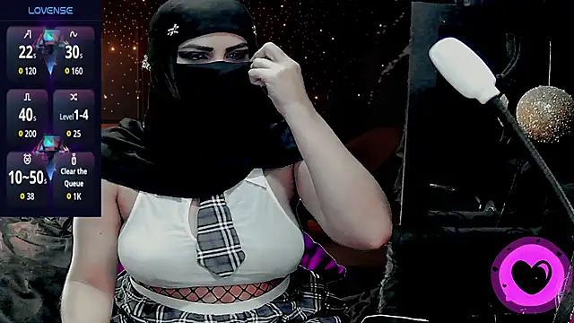 Snapshot of SultanaLayla chatting on November 19, 2025, 7:58 pm SultanaLayla online show from November 19, 2025, 7:58 pm