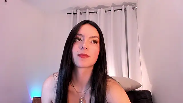 sarah saenz  online show from April 25, 2026, 8:28 am