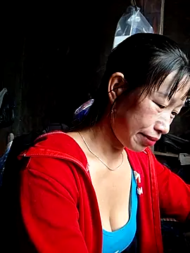 ngocngoc cute online show from November 11, 2025, 12:38 am