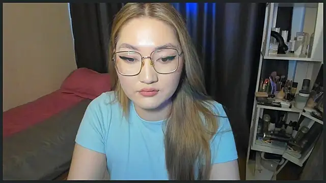 Snapshot of lyra_x chatting on December 3, 2025, 3:07 am lyra x online show from December 3, 2025, 3:07 am