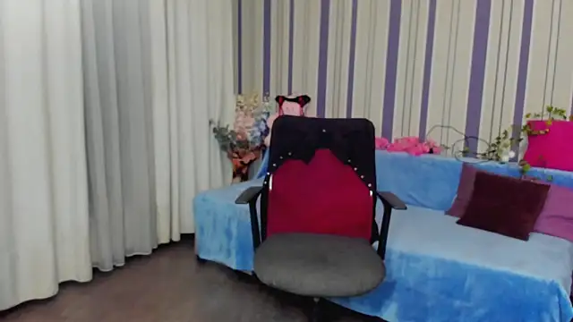 Snapshot of MilanaAlvis chatting on October 18, 2025, 12:18 pm MilanaAlvis online show from October 18, 2025, 12:18 pm