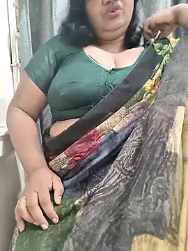 Snapshot of Swapna_Hyd chatting on December 21, 2025, 10:06 am Swapna Hyd online show from December 21, 2025, 10:06 am