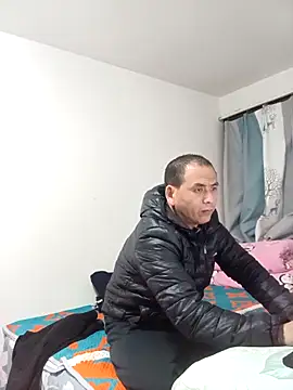 CWQ123 online show from December 4, 2025, 1:43 pm