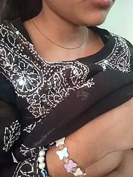 Neha Tyagi online show from October 29, 2025, 5:17 am