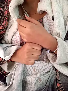 Neha Tyagi online show from November 18, 2025, 5:33 am