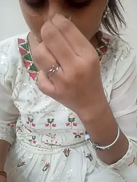 Neha Tyagi online show from October 18, 2025, 7:32 am