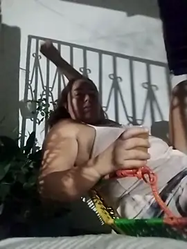 yyuly online show from September 29, 2025, 1:45 am