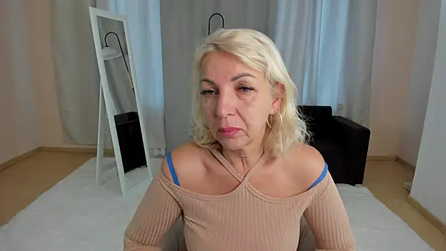 LiliaMoons online show from October 15, 2025, 10:01 am