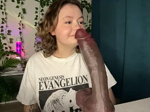 MoonIvy  online show from December 18, 2025, 6:12 pm