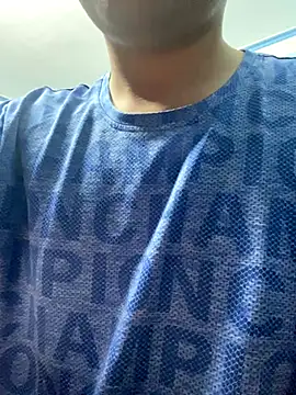 lahungdj12 online show from October 25, 2025, 2:07 pm