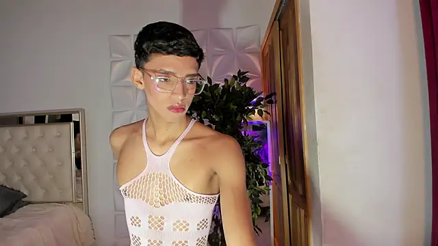 Wyatt Rose online show from November 12, 2025, 7:23 am