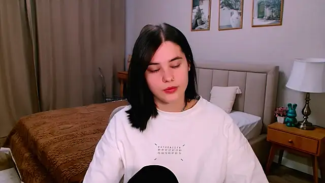 lil angel  online show from March 4, 2026, 8:44 am