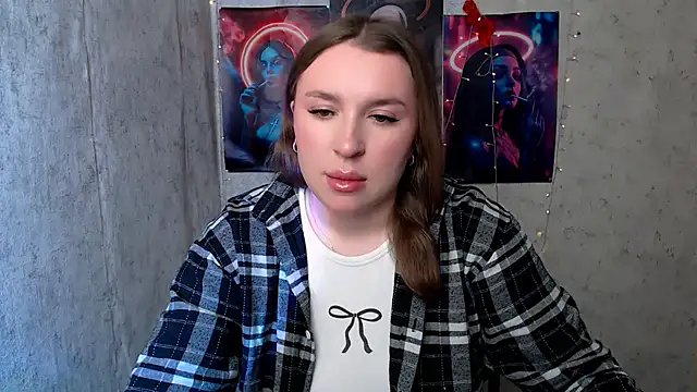 JuliaTopp  online show from January 17, 2026, 7:45 am