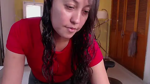 Snapshot of shirleyrojas chatting on November 22, 2025, 7:46 pm shirleyrojas online show from November 22, 2025, 7:46 pm