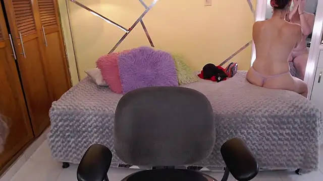 Snapshot of shirleyrojas chatting on October 29, 2025, 7:46 pm shirleyrojas online show from October 29, 2025, 7:46 pm