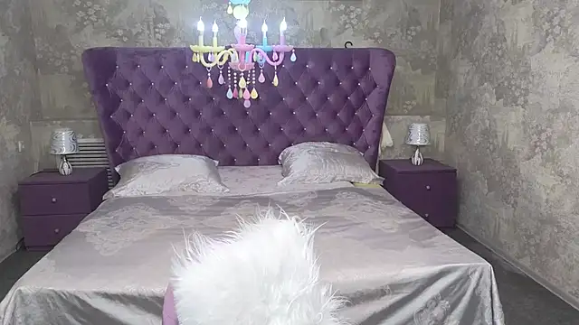 Anna Kenann online show from September 27, 2025, 7:03 am