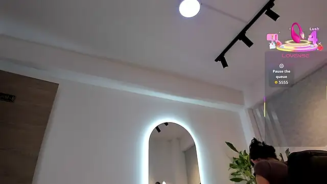 lily cash1 online show from February 10, 2026, 1:10 pm