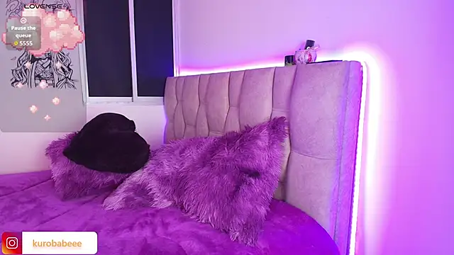 Kuro Vall online show from November 27, 2025, 3:23 pm