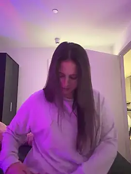 laylabliss online show from November 14, 2025, 12:25 am