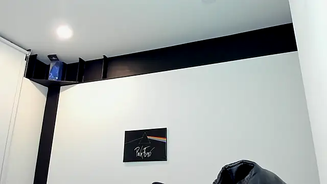 Laia  hadid online show from October 11, 2025, 7:09 am