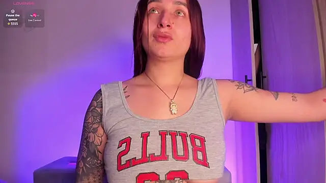 scarlett Collinss online show from December 18, 2025, 4:50 am