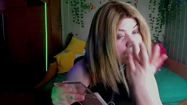 Alisa Monroe online show from November 18, 2025, 5:44 am