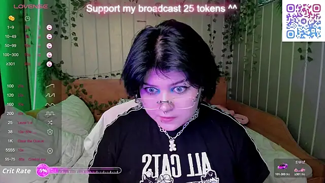 Alisa Monroe online show from November 5, 2025, 4:43 pm