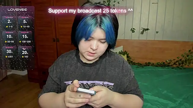 Alisa Monroe online show from October 12, 2025, 4:25 am