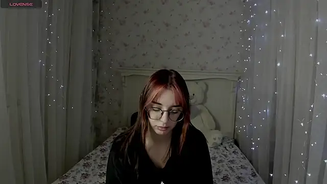 Leia Moreno online show from October 9, 2025, 3:56 pm