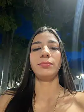 -juicy  online show from May 26, 2026, 11:36 pm