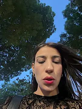 Snapshot of -juicy_ chatting on August 7, 2026, 11:22 pm -juicy online show from August 7, 2026, 11:22 pm
