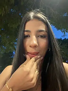 -juicy  online show from May 24, 2026, 11:26 pm