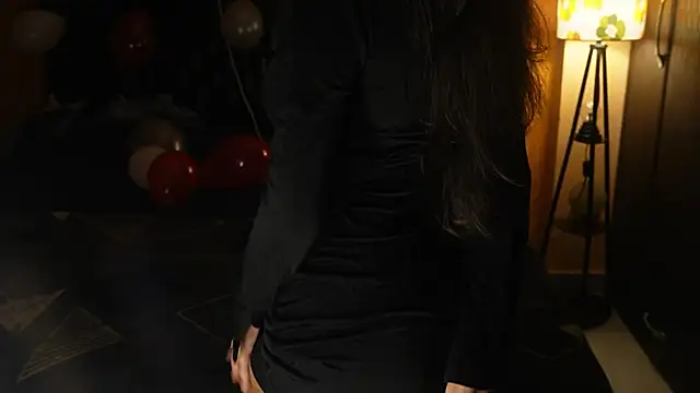 NidhiChandra online show from November 24, 2025, 8:58 am