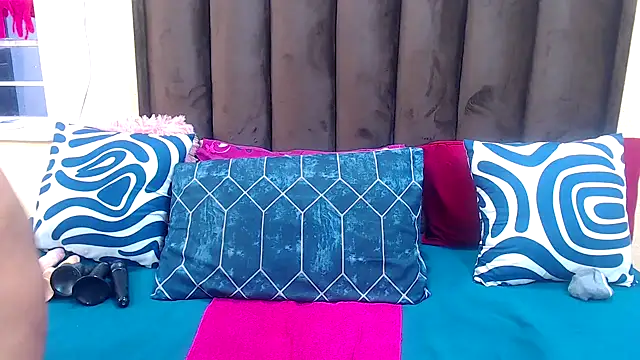 Snapshot of AfricanQueenxx40 chatting on November 12, 2025, 3:32 am AfricanQueenxx40 online show from November 12, 2025, 3:32 am