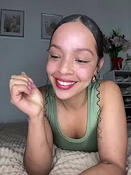 Yasmin777  online show from April 19, 2026, 12:11 am