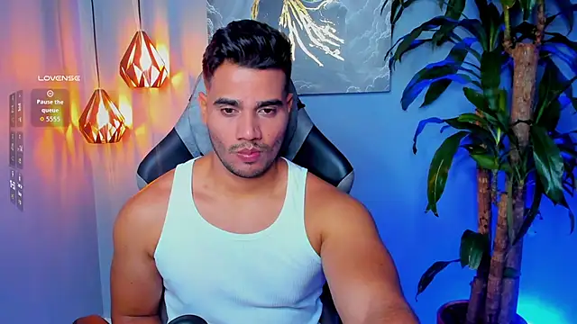 AndresR3 online show from November 30, 2025, 8:42 pm