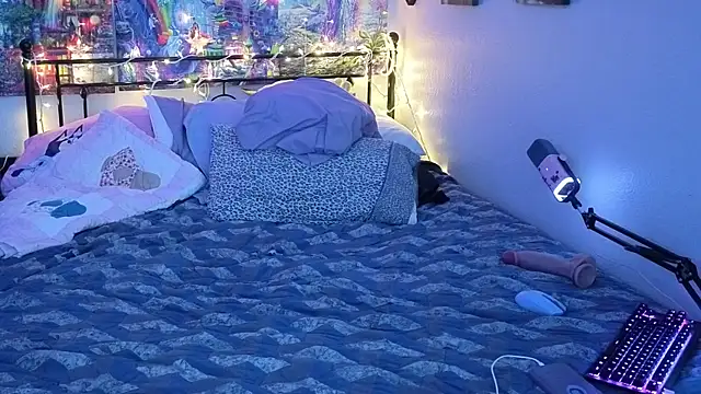 scarelett2372 online show from October 20, 2025, 10:16 am