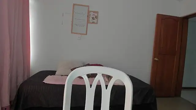 Ana  Pink online show from March 31, 2026, 10:34 pm