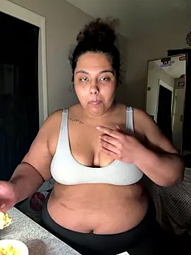 Snapshot of 1n0nlythroat chatting on January 16, 2026, 3:32 am 1n0nlythroat online show from January 16, 2026, 3:32 am