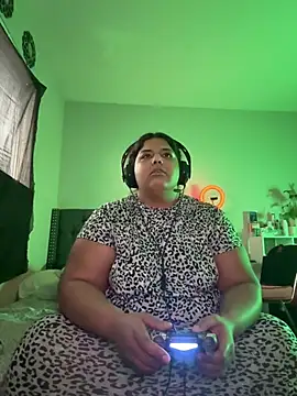 Snapshot of 1n0nlythroat chatting on February 17, 2026, 8:50 pm 1n0nlythroat online show from February 17, 2026, 8:50 pm