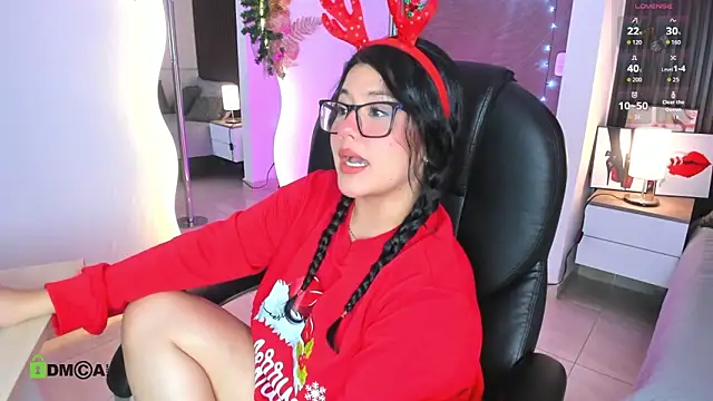 Snapshot of Dulcerose_01 chatting on December 22, 2025, 5:51 am Dulcerose 01 online show from December 22, 2025, 5:51 am