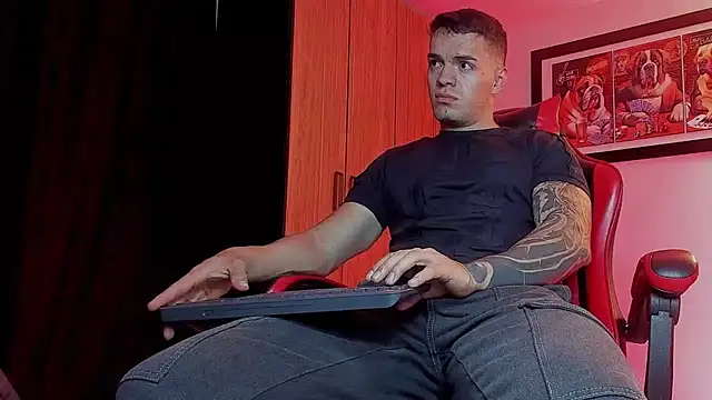 Snapshot of ALPHA_DOMINUS_ chatting on January 18, 2026, 4:38 am ALPHA DOMINUS online show from January 18, 2026, 4:38 am