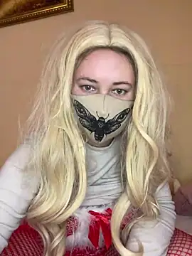 Snapshot of ShyPampBlondie chatting on April 26, 2026, 12:35 pm ShyPampBlondie online show from April 26, 2026, 12:35 pm