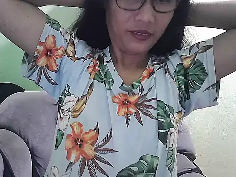 Snapshot of HotLadyPinay32 chatting on January 5, 2026, 8:23 pm HotLadyPinay32 online show from January 5, 2026, 8:23 pm