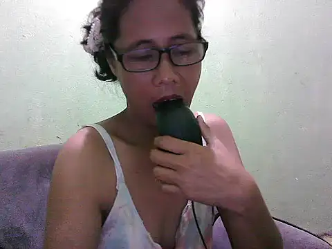 HotLadyPinay32 online show from March 29, 2026, 10:22 pm