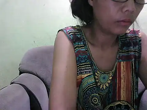 Snapshot of HotLadyPinay32 chatting on April 20, 2026, 9:38 pm HotLadyPinay32 online show from April 20, 2026, 9:38 pm
