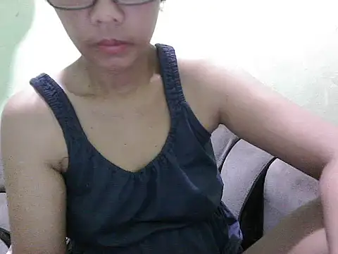 Snapshot of HotLadyPinay32 chatting on May 1, 2026, 10:26 pm HotLadyPinay32 online show from May 1, 2026, 10:26 pm